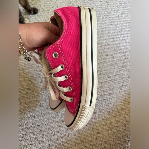Converse All Star Chuck Taylor Women’s Size 6 Low Top Canvas Sneaker Pink - Picture 2 of 5